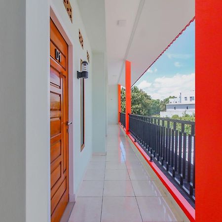 OYO 90063 Silver Homestay Syariah Perabumulih Dış mekan fotoğraf