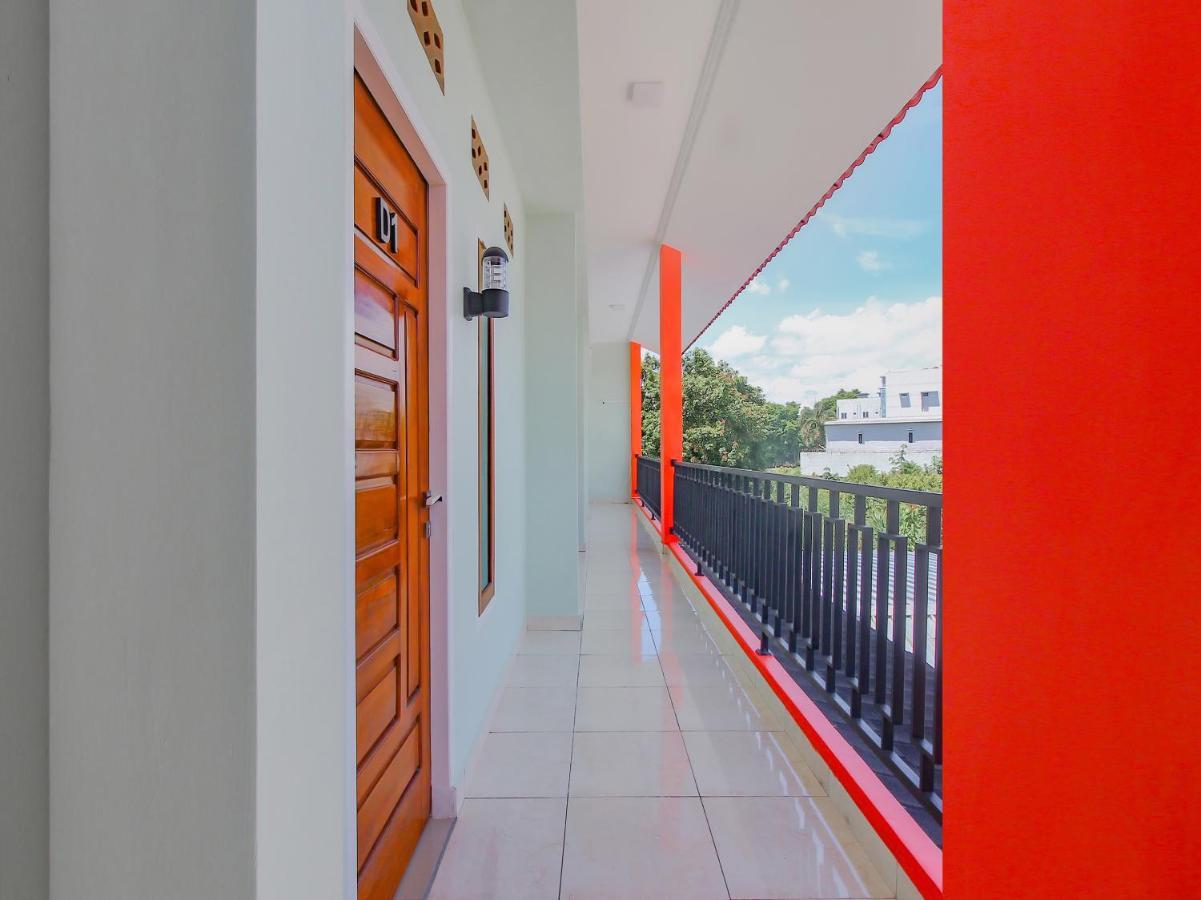 OYO 90063 Silver Homestay Syariah Perabumulih Dış mekan fotoğraf