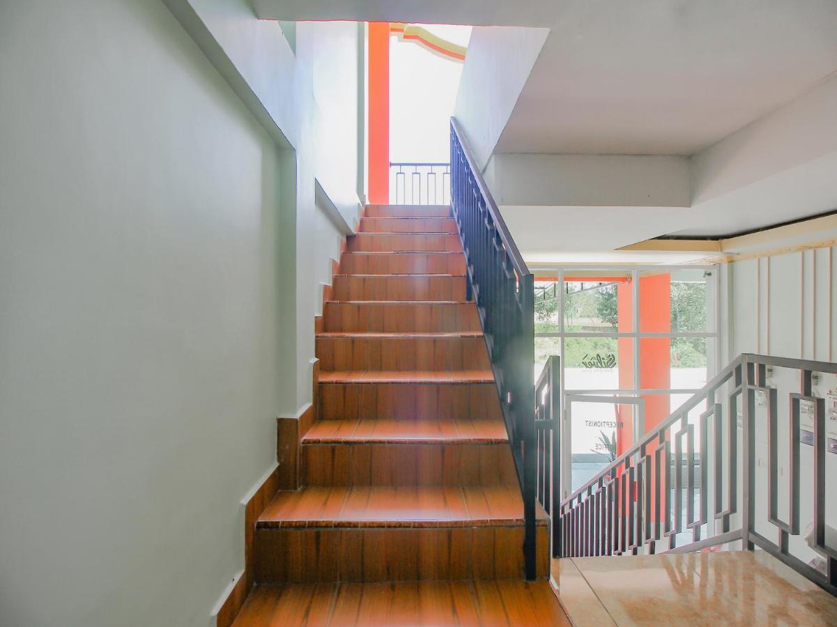 OYO 90063 Silver Homestay Syariah Perabumulih Dış mekan fotoğraf