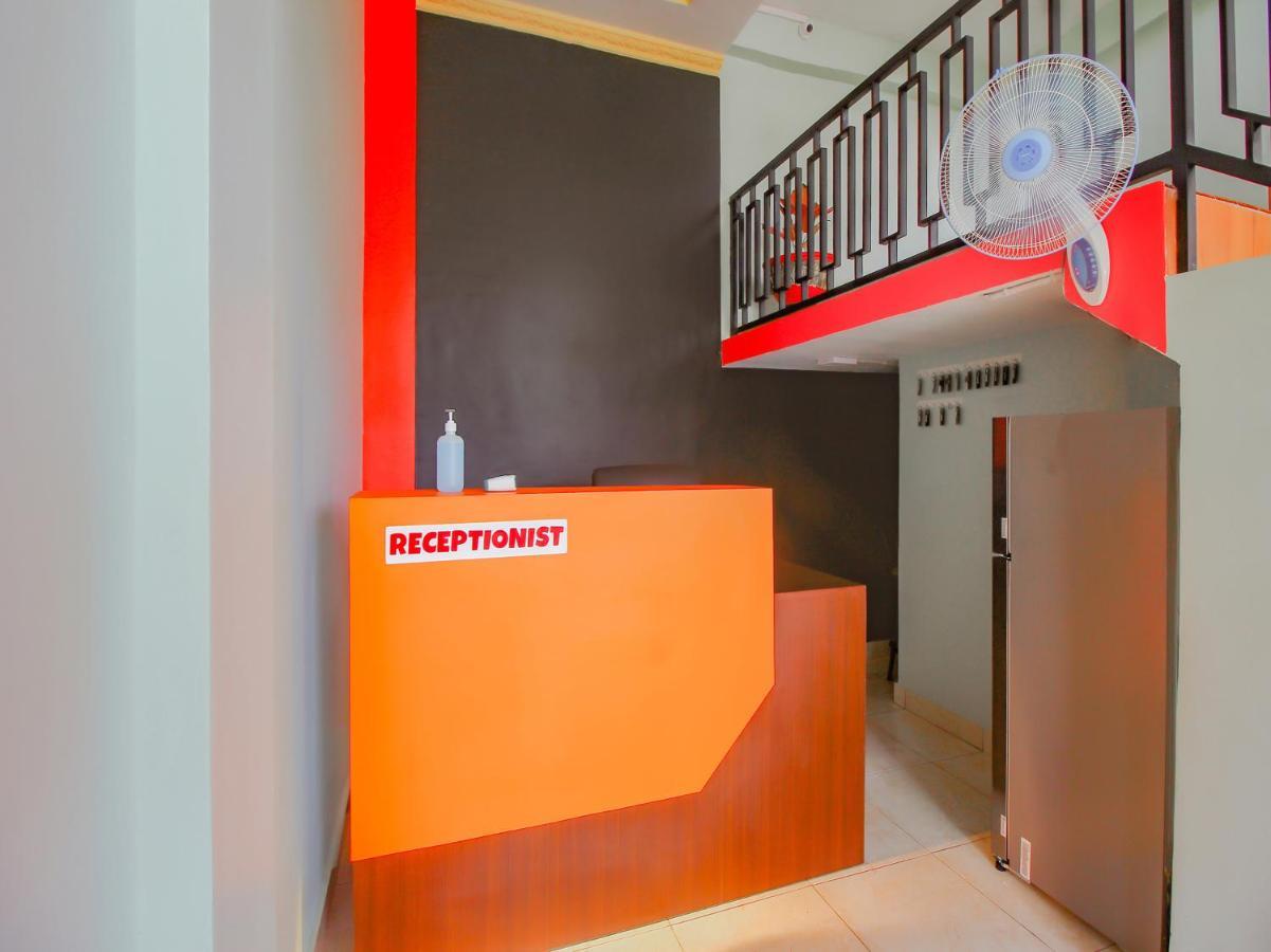 OYO 90063 Silver Homestay Syariah Perabumulih Dış mekan fotoğraf