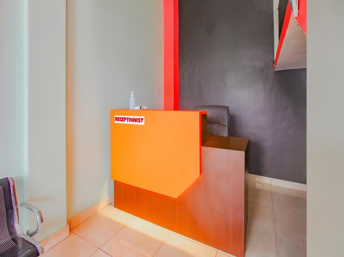 OYO 90063 Silver Homestay Syariah Perabumulih Dış mekan fotoğraf