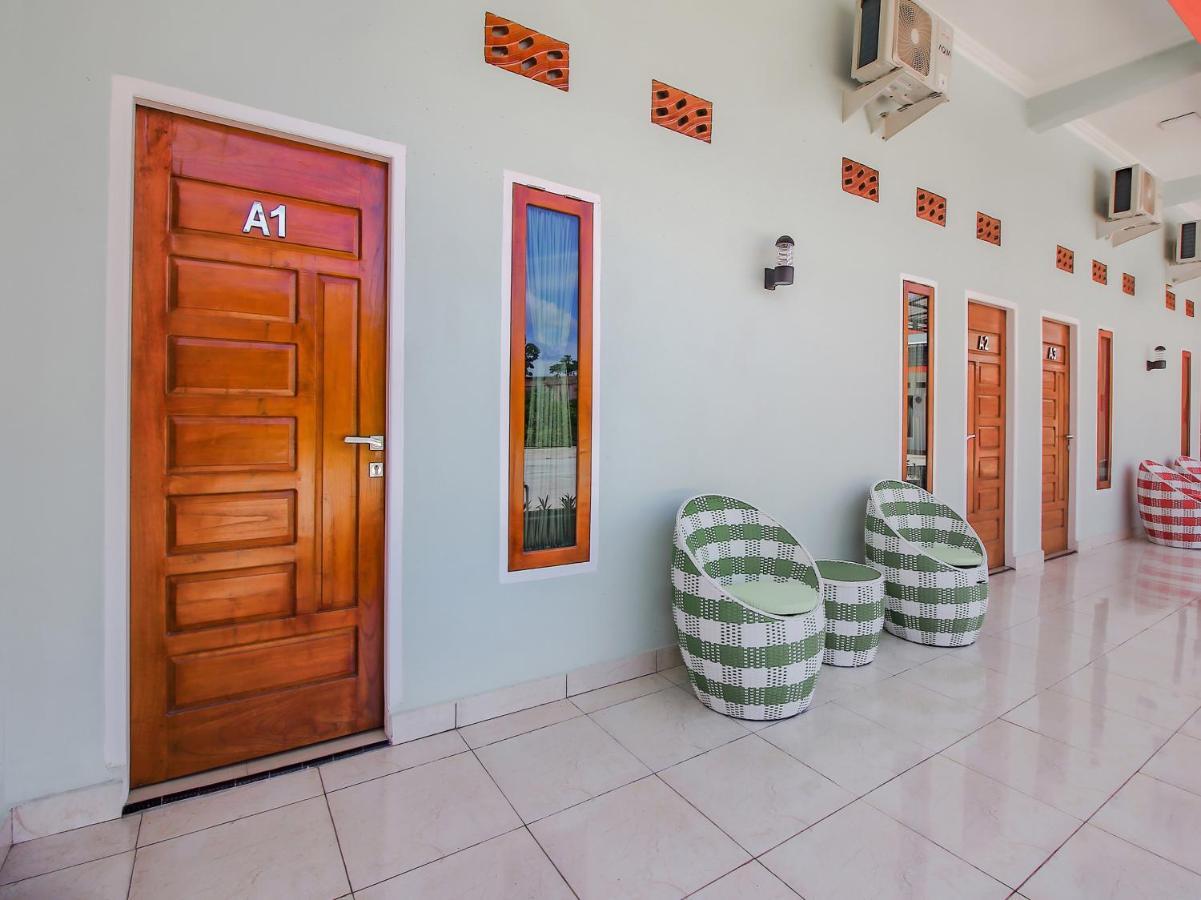 OYO 90063 Silver Homestay Syariah Perabumulih Dış mekan fotoğraf