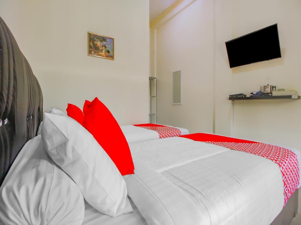 OYO 90063 Silver Homestay Syariah Perabumulih Dış mekan fotoğraf