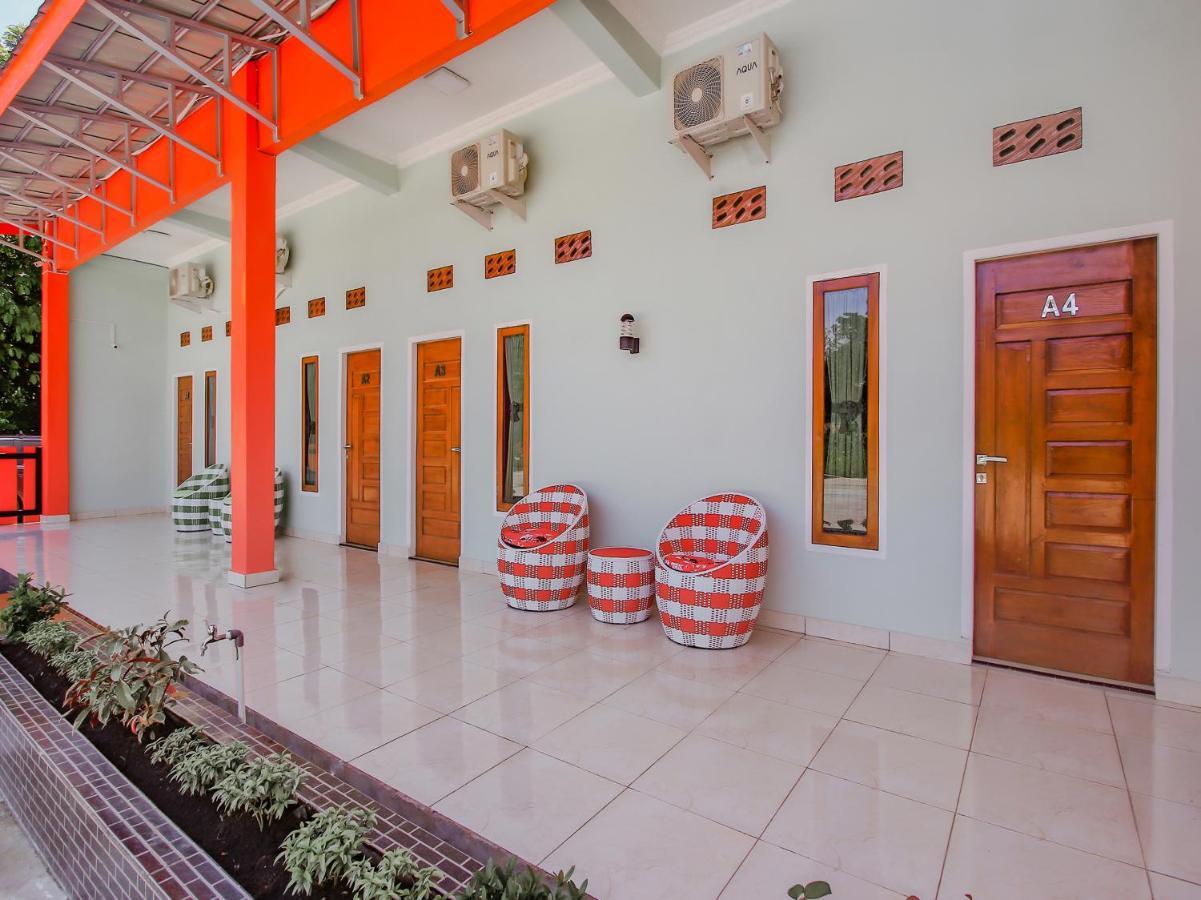 OYO 90063 Silver Homestay Syariah Perabumulih Dış mekan fotoğraf