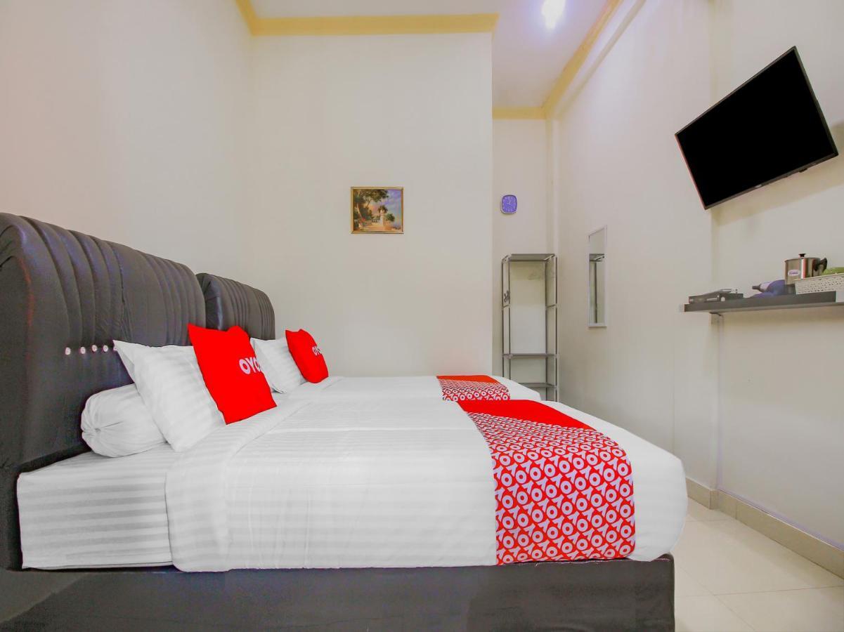 OYO 90063 Silver Homestay Syariah Perabumulih Dış mekan fotoğraf